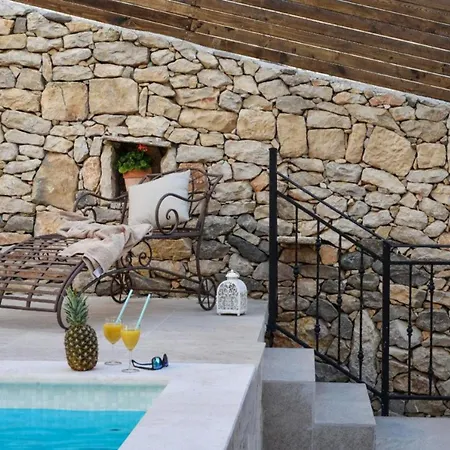 Villa Stone Aura With Pool